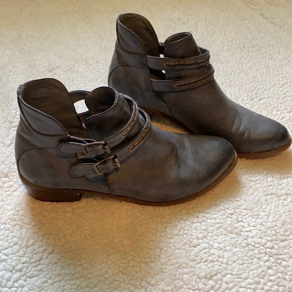 Cutout booties